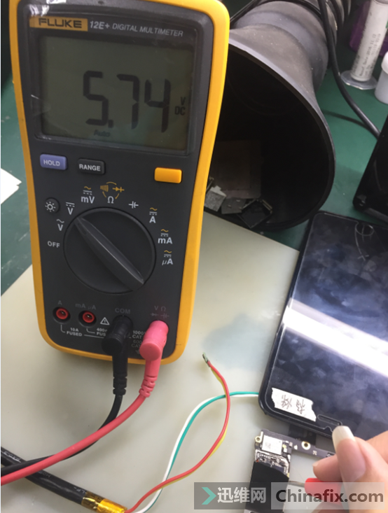 iPhone 6 Plus black Touch-5.7V disconnection caused mobile phone touch failure repair