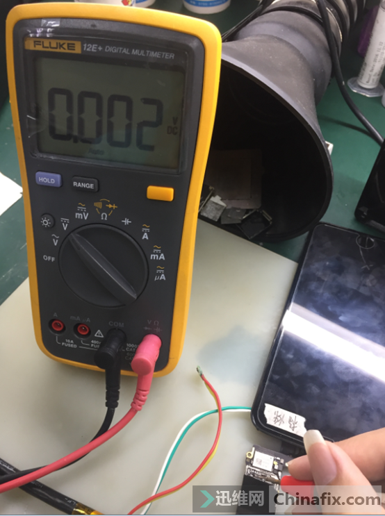 iPhone 6 Plus black Touch-5.7V disconnection caused mobile phone touch failure repair