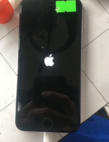 iPhone 6s backlight boosting electric inductance caused  black screen without reaction repair