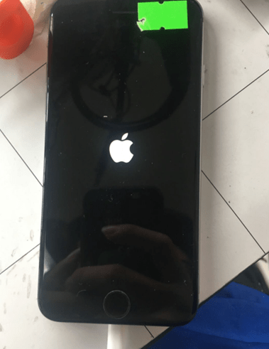 iPhone 6s backlight boosting electric inductance caused black screen without reaction repair
