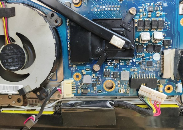 Lenovo Z410 turns on the fan wildly and changes the power to integrated graphics card repair