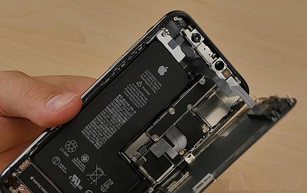 iPhone XS boot Restart repeatedly repair