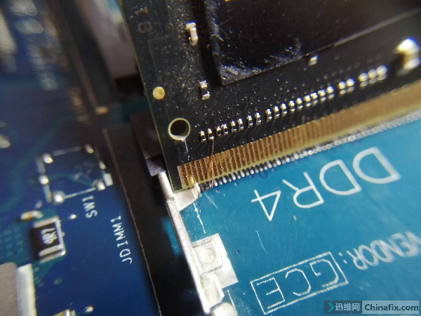 Dell 14-7460 notebook often suffers from blue screen of death and memory slot damage