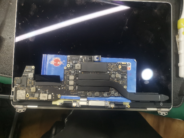 repair of Apple MacBook Pro A1708 Notebook Dark Screen