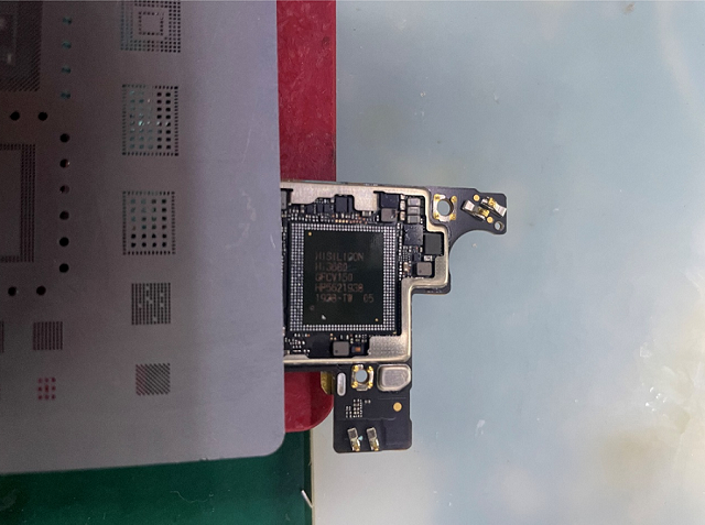 Repair of Huawei Mate Xs 5G folding screen mobile phone when it is not turned on