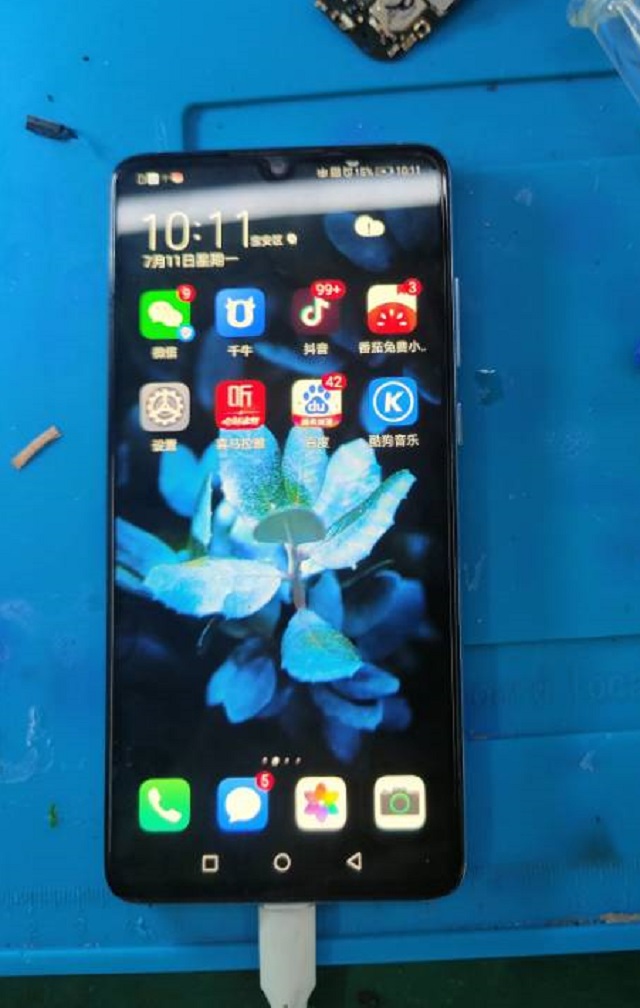 Maintenance of Huawei P30 mobile phone without charging