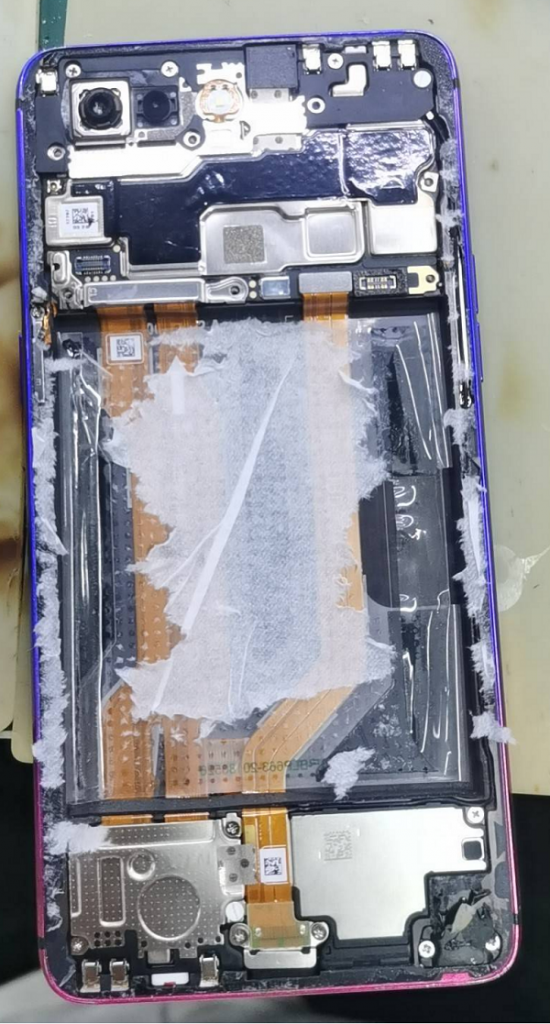 OPPO R15 mobile phone does not display fault maintenance when it is turned on.
