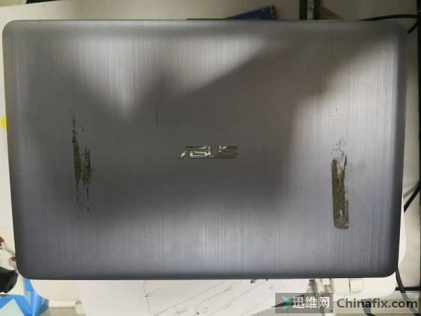 Asus A541U notebook can't be turned on for maintenance after it is flooded.